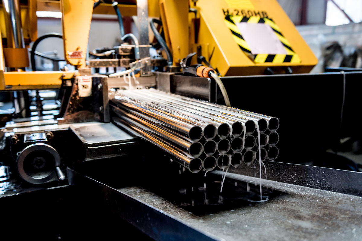 Cutting Costs, Not Corners: Maximizing ROI with Dual-Column Band Sawing Machines